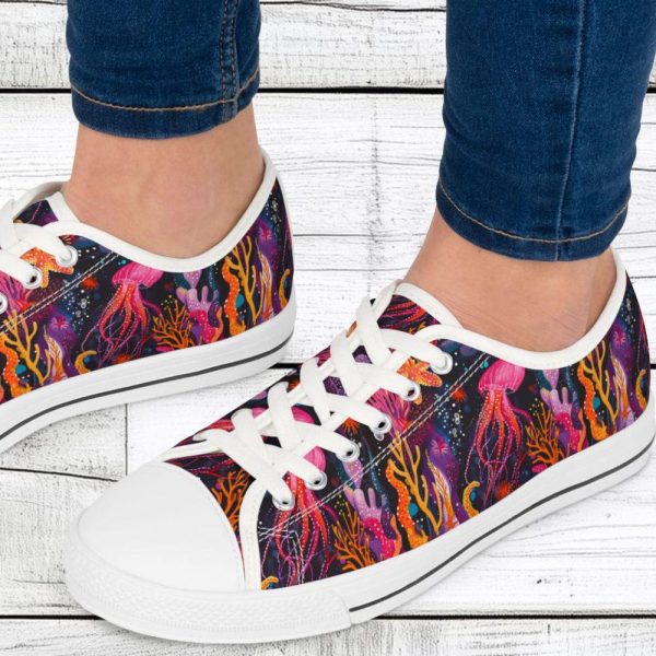 Women’s Low Top Sneakers, Jellyfish Pattern, Casual Lace-Up, Walking, Everyday Wear, Breathable Canvas, Low Top Shoes, Fun, Unique, Stylish